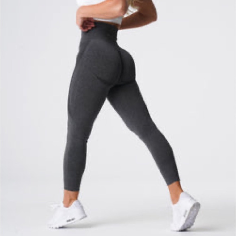 Seamless contour leggings